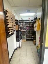 1923 Post Rd, Warwick, RI à vendre Photo intérieure- Image 2 de 15