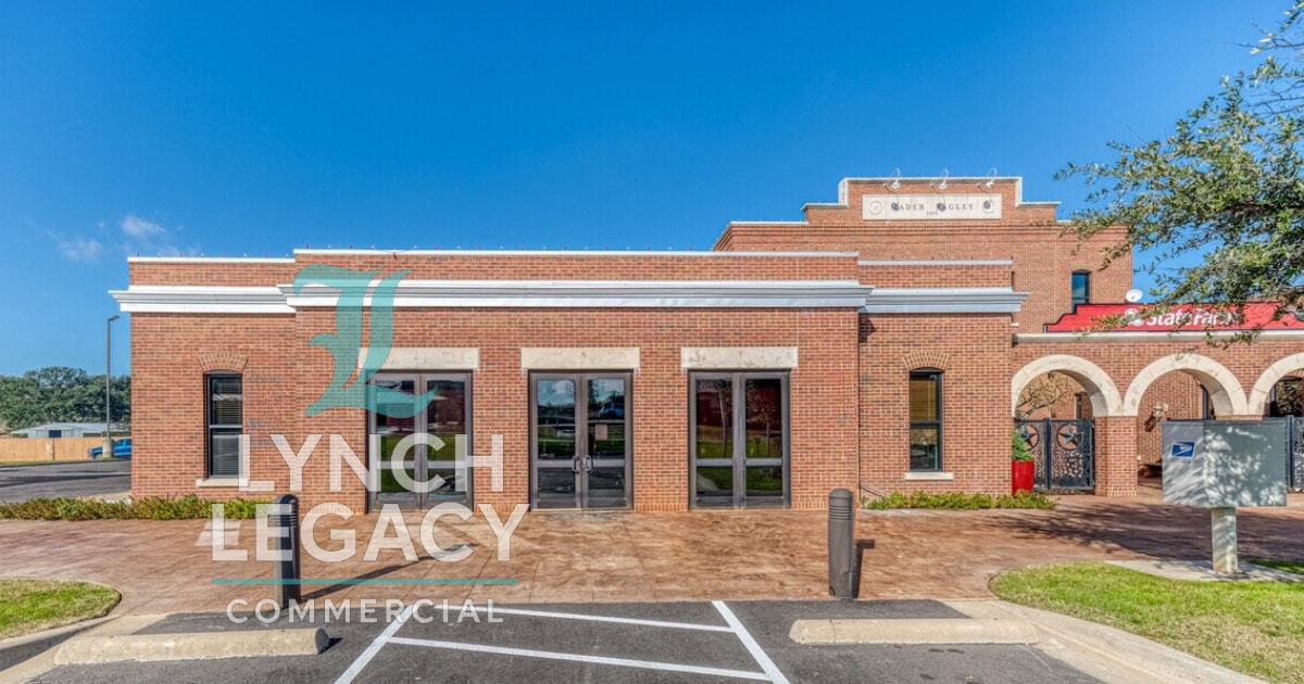 1916 Martin Dr, Weatherford, TX for lease Building Photo- Image 1 of 7
