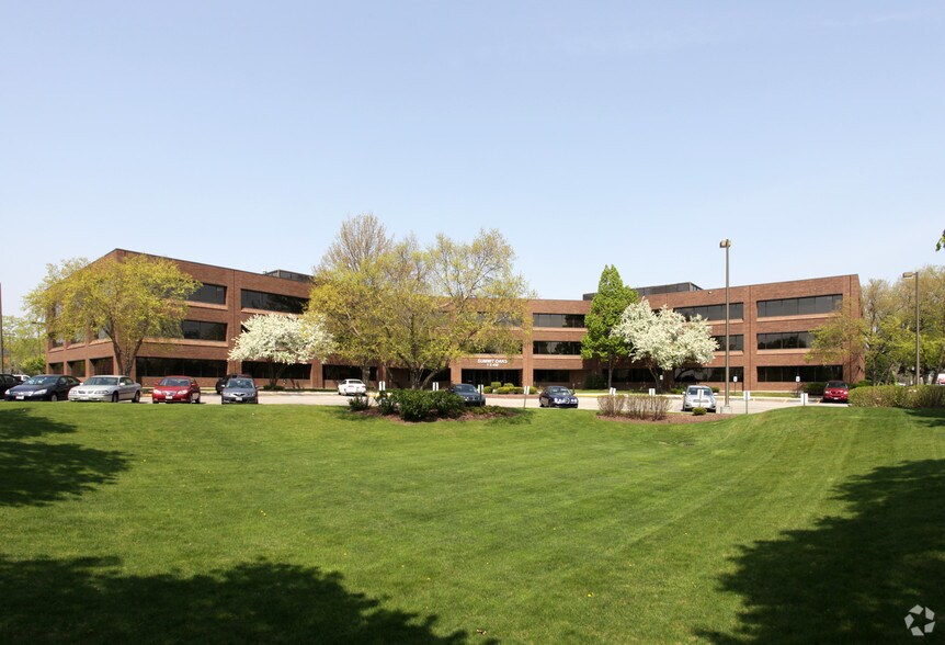 1 S 450 Summit Ave, Oakbrook Terrace, IL à louer - Photo du bâtiment - Image 3 de 14