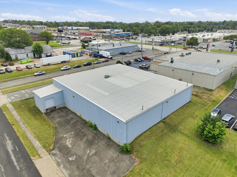 602 S Michigan Ave, Joplin, MO for lease - Building Photo - Image 3 of 43