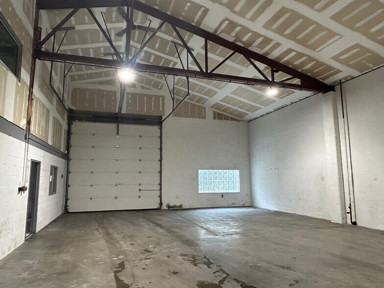 633 N Morton St, Bloomington, IN for lease - Building Photo - Image 2 of 13