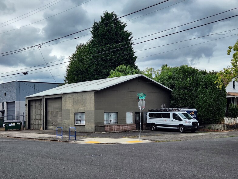 1634 SE Brooklyn St, Portland, OR for sale - Building Photo - Image 1 of 6