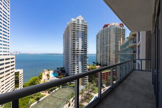 1100 Brickell Bay Dr, Miami, FL for lease Interior Photo- Image 1 of 8