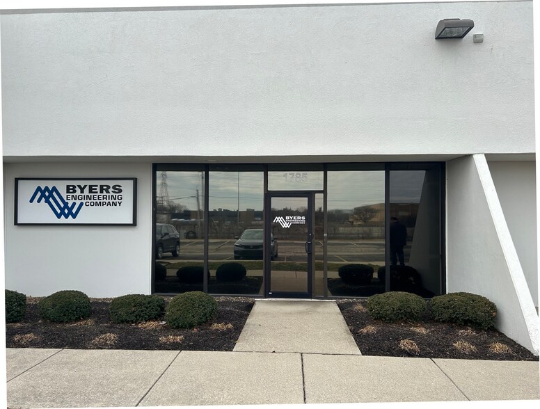 4350 Equity Dr, Columbus, OH à louer - Photo du bâtiment - Image 1 de 10