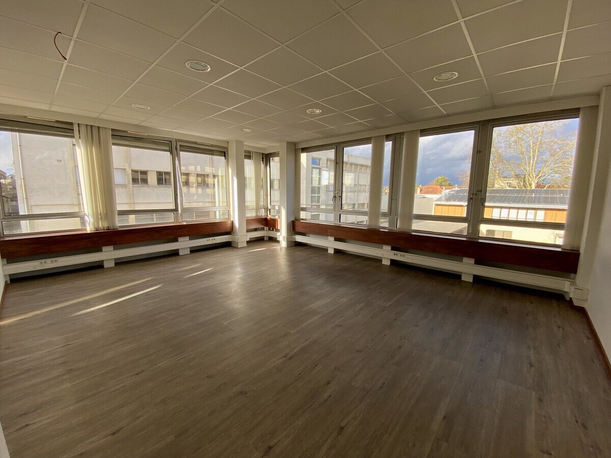 29 RUE ECOLE NORMALE, Bordeaux, GIR 33200 - Unit 190 -  - Interior Photo - Image 2 of 5