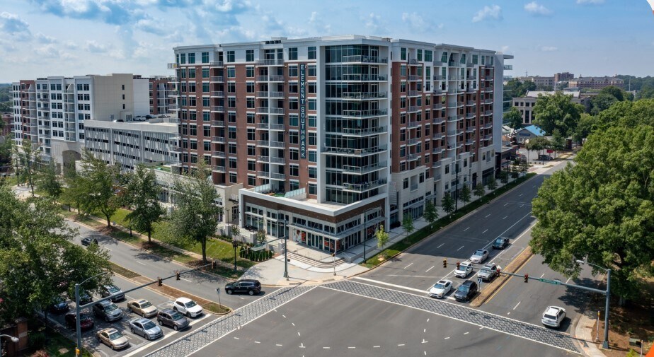 4425 Sharon Rd, Charlotte, NC à louer Photo du bâtiment- Image 1 de 2