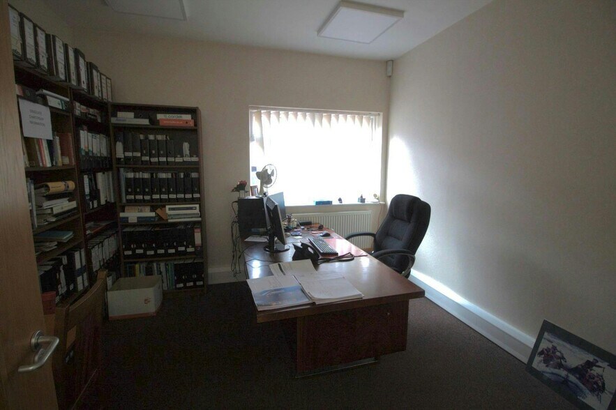 141 Albany Rd, Coventry à vendre - Photo du bâtiment - Image 2 de 16
