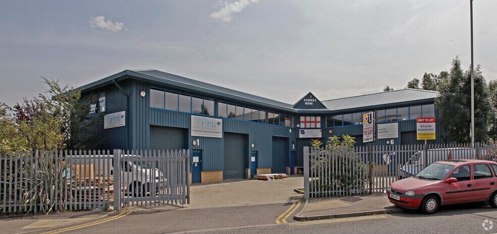 Delamare Rd, Cheshunt à louer - Photo du bâtiment - Image 1 de 10