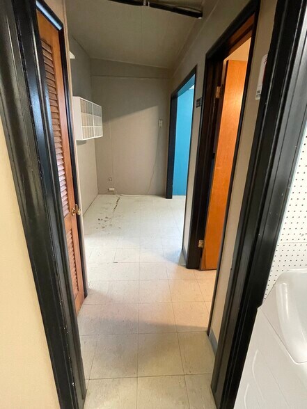 1741 W Old Ridge Rd, Hobart, IN à vendre - Photo intérieure - Image 3 de 9