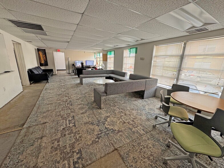 4900 Frolich Ln, Hyattsville, MD à louer - Photo intérieure - Image 3 de 15