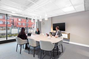Espace de cotravail dans Puteaux à louer - Photo du bâtiment - Image 2 de 28