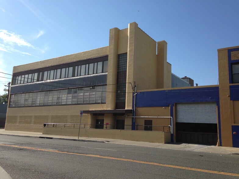 457 Frelinghuysen Ave, Newark, NJ à louer - Photo du bâtiment - Image 3 de 7