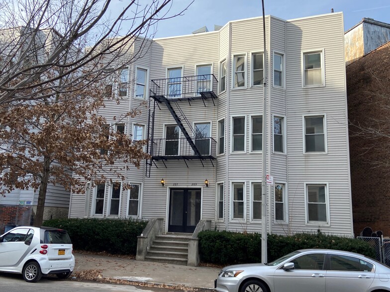 207 E 205th St, Bronx, NY for sale - Building Photo - Image 1 of 1