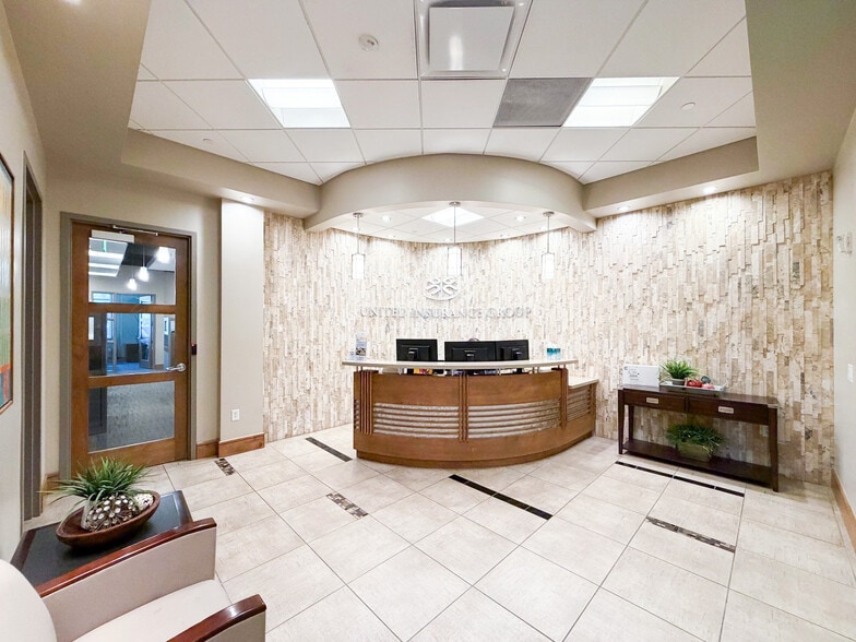 4956 N 300 W, Provo, UT à louer - Photo du bâtiment - Image 2 de 14