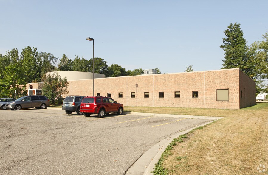 6100 N Haggerty Rd, Canton, MI à vendre - Photo du bâtiment - Image 2 de 2