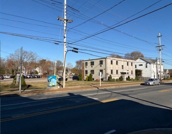 205 E Central St, Franklin, MA for lease - Building Photo - Image 1 of 2