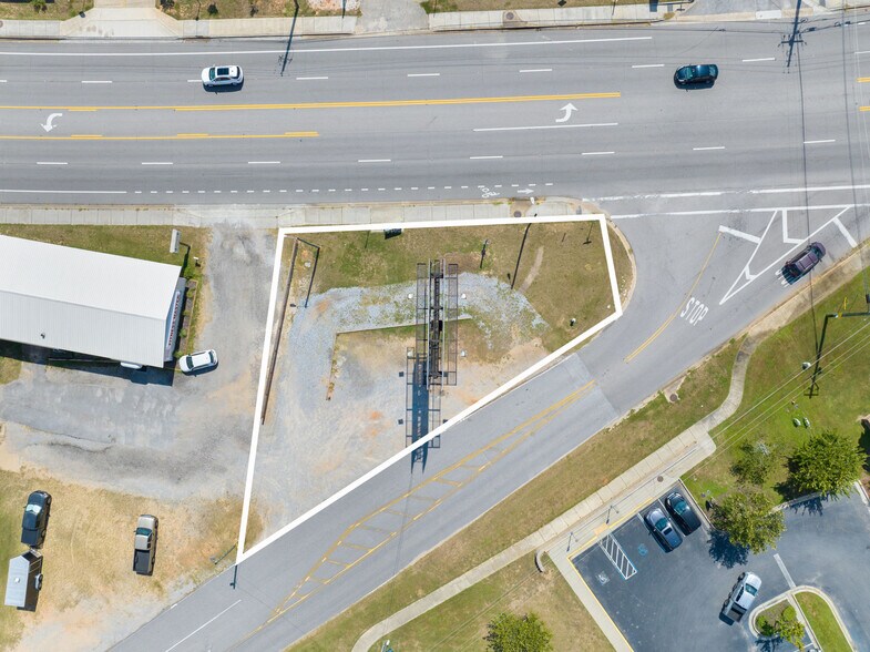 5513 N. Davis Hwy, Pensacola, FL à vendre - Photo du bâtiment - Image 2 de 14