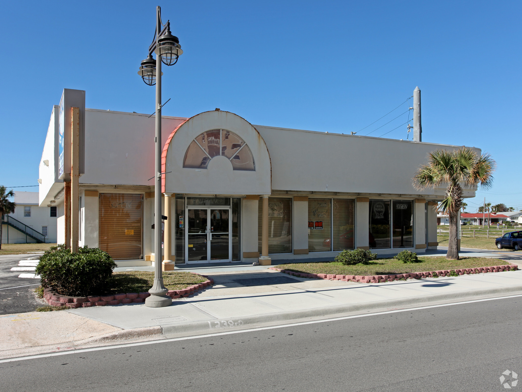 2000 S Atlantic Ave, Daytona Beach, FL à vendre Photo du bâtiment- Image 1 de 13