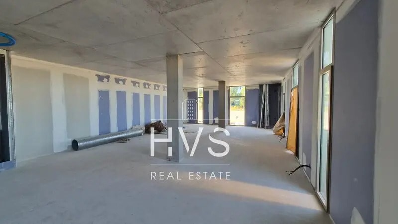 Office in Aix-en-Provence for lease - Building Photo - Image 2 of 9