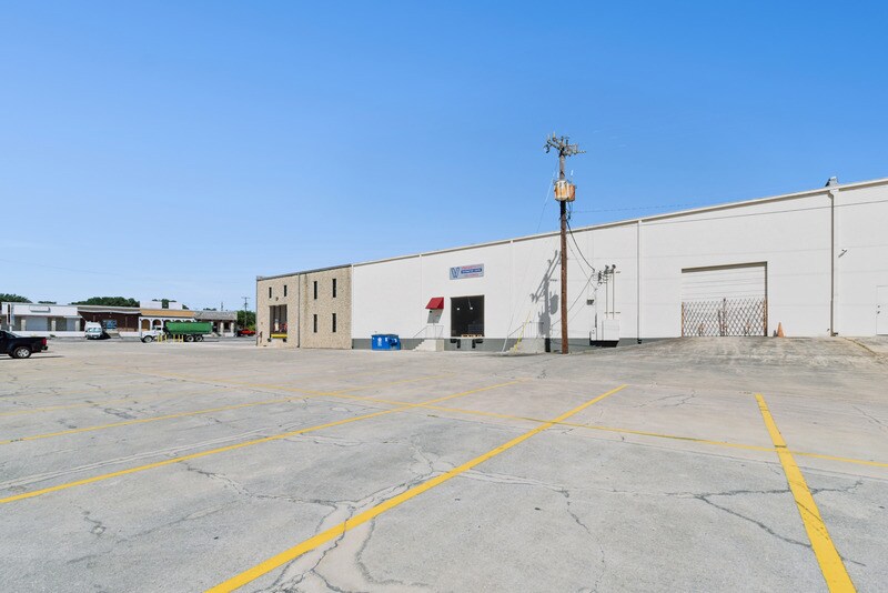 101 E Nakoma St, San Antonio, TX à louer - Photo du bâtiment - Image 2 de 15