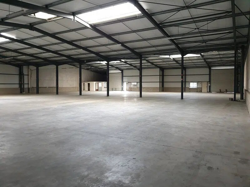 Flex in Saint-Alban for lease Interior Photo- Image 1 of 17