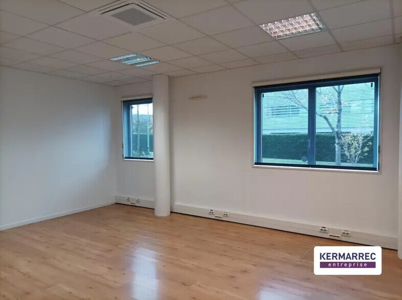 Bureau dans Saint-Herblain à louer - Photo du bâtiment - Image 3 de 10