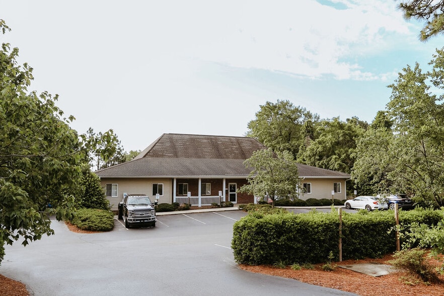 1295 Old Us-1 Hwy S, Southern Pines, NC for sale - Building Photo - Image 2 of 18