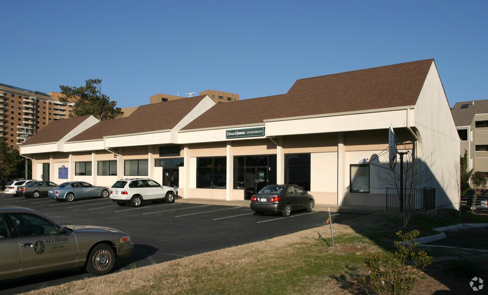 3020 Shore Dr, Virginia Beach, VA à louer - Photo du bâtiment - Image 2 de 3