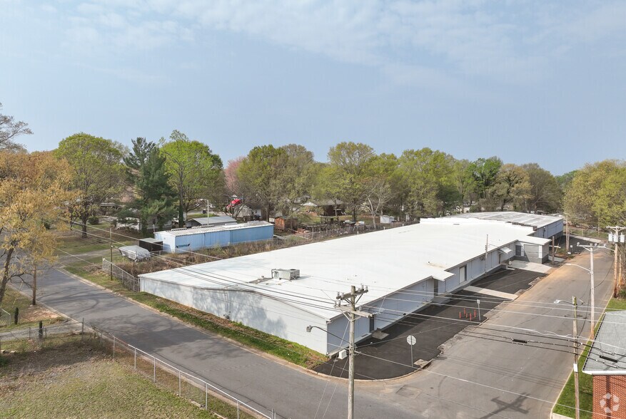 600 Park Dr, Statesville, NC à vendre - Photo du bâtiment - Image 2 de 5