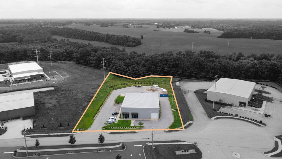 311 Corporate Dr, Shelbyville, KY for sale - Building Photo - Image 1 of 45