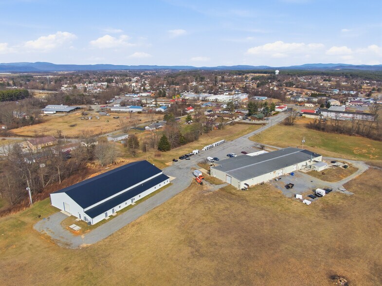 5192 Dominion Dr, Dublin, VA à vendre - Photo du bâtiment - Image 2 de 76