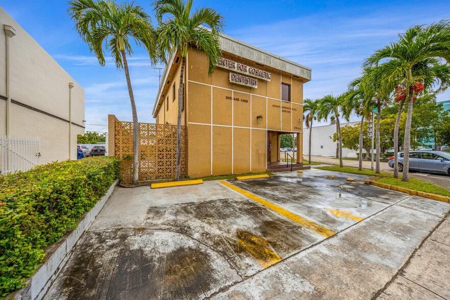 3944 W Flagler St, Miami, FL à vendre - Photo du bâtiment - Image 3 de 45