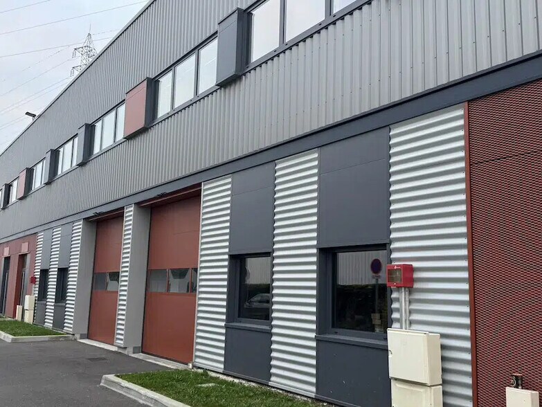 Flex dans Corbeil-Essonnes à louer - Photo du bâtiment - Image 3 de 3