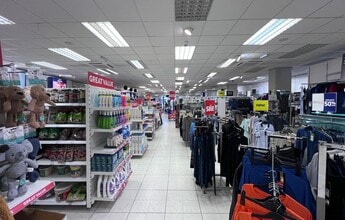 43 East St, Blandford Forum for lease Interior Photo- Image 2 of 7