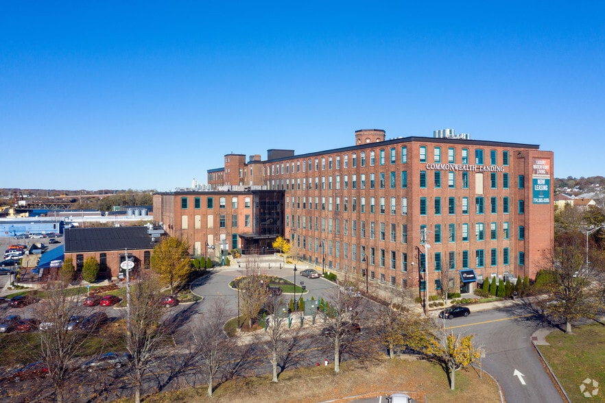 1082 Davol St, Fall River, MA for lease - Primary Photo - Image 1 of 88