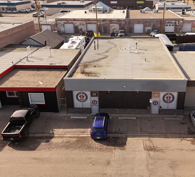 242 12B St N, Lethbridge, AB for sale - Building Photo - Image 2 of 16