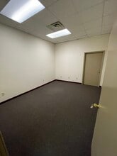 2425 N Meridian St, Indianapolis, IN for lease Interior Photo- Image 1 of 8
