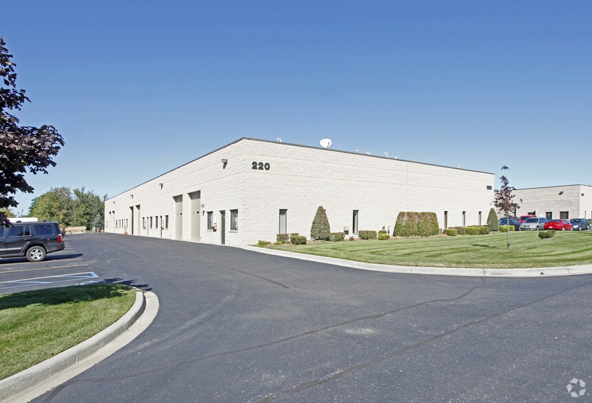 40 Engelwood Dr, Lake Orion, MI for lease - Building Photo - Image 2 of 4