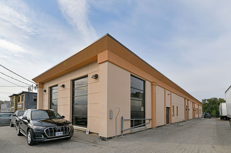94 Crockford Blvd, Toronto, ON for lease - Building Photo - Image 2 of 5