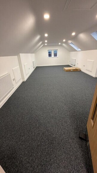 More details for 3 Catherine St, Hyde - Office for Lease