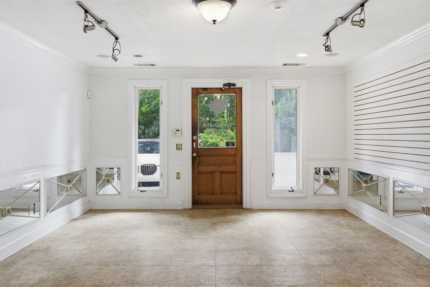 72 Arrow Rd, Hilton Head Island, SC for sale - Building Photo - Image 3 of 13