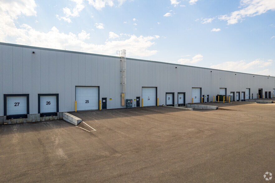 960-1000 Rue Parent, St-Bruno-de-Montarville, QC for lease - Building Photo - Image 2 of 5