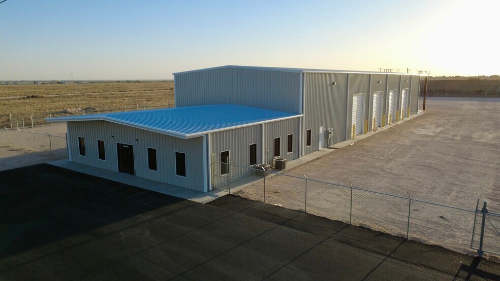 4706 S CR 1160, Midland, TX à louer - Photo du bâtiment - Image 3 de 18