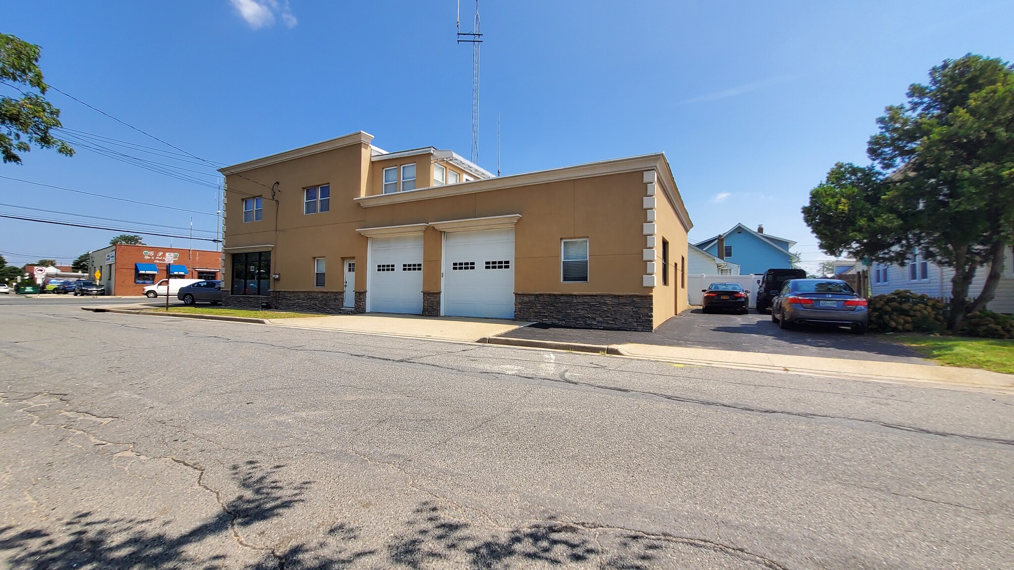 271 Central Ave, Bethpage, NY à vendre Photo du bâtiment- Image 1 de 1