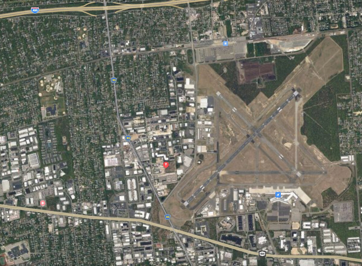 1000 10th St, Ronkonkoma, NY à louer Photo du bâtiment- Image 1 de 2