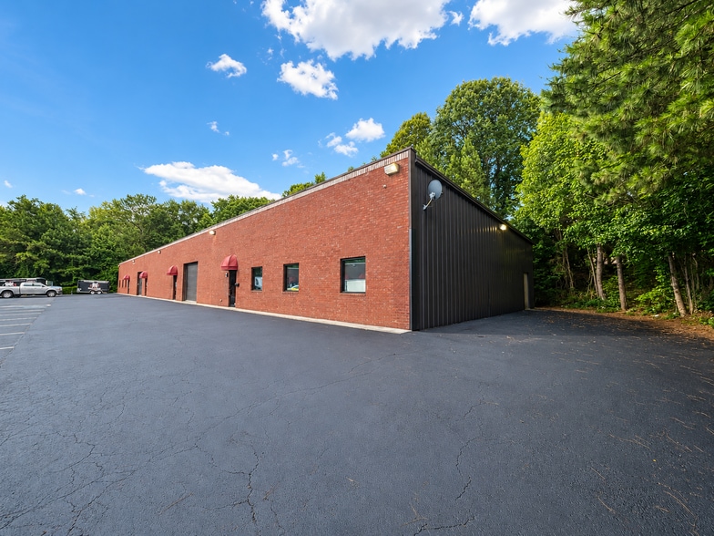 2784 Sugarloaf Pky, Lawrenceville, GA for lease - Building Photo - Image 3 of 6