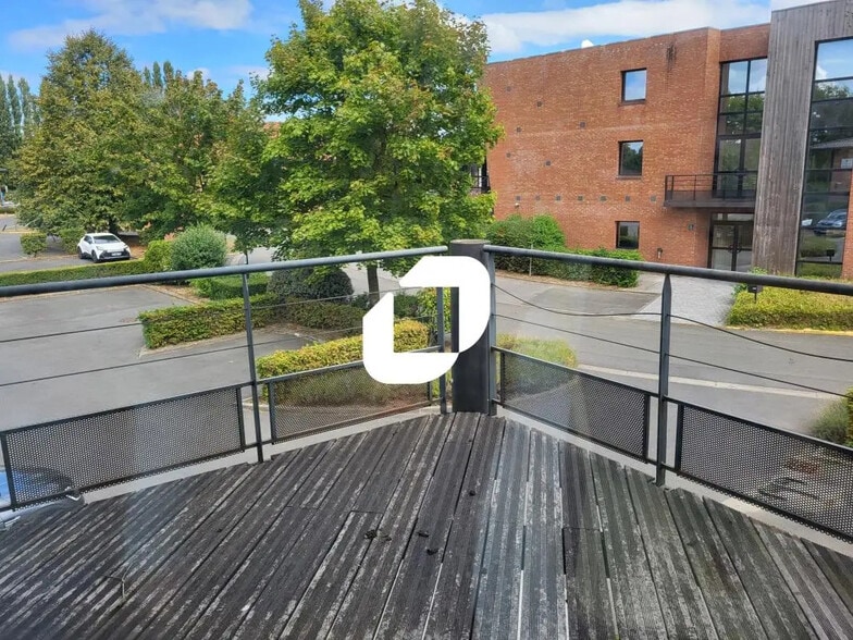 Office in Lezennes for lease - Building Photo - Image 3 of 7