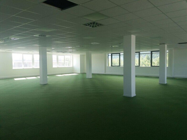 Office in Échirolles for lease - Interior Photo - Image 3 of 5