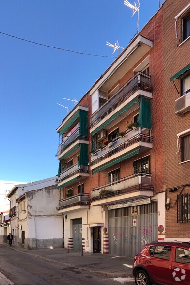 Calle Galeotes, 6, Madrid, Madrid à louer - Photo du bâtiment - Image 2 de 2