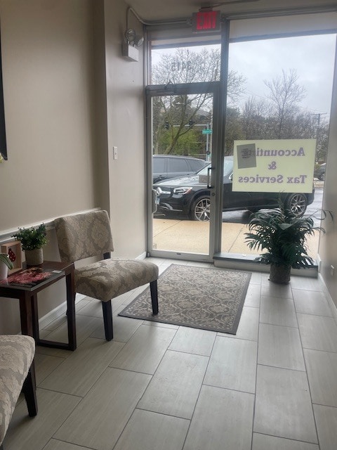 3407-3421 Church St, Skokie, IL for lease Interior Photo- Image 1 of 11